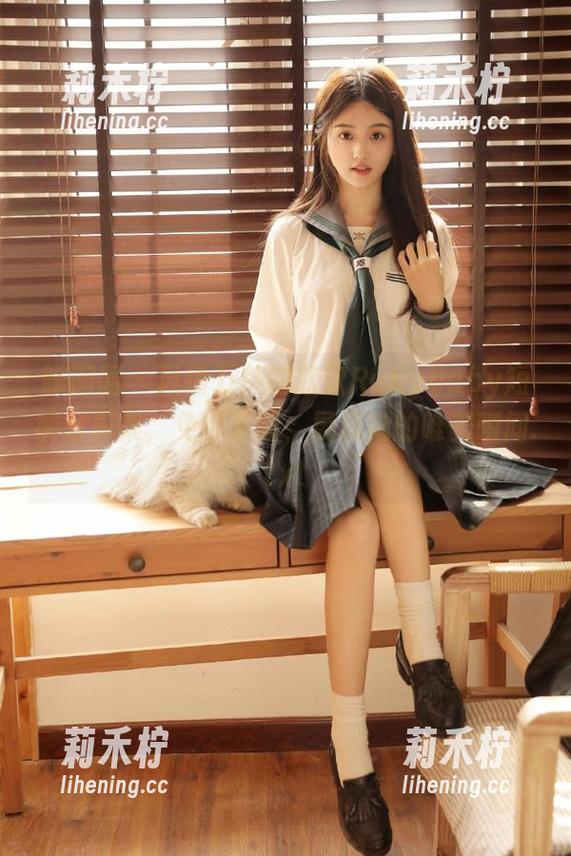 嗲囡囡-欣欣Rubybaby 嗲囡囡 - 风情万种的欣欣Rubybaby短裤写真集,免费下载,展现她的唯美瞬间.txt