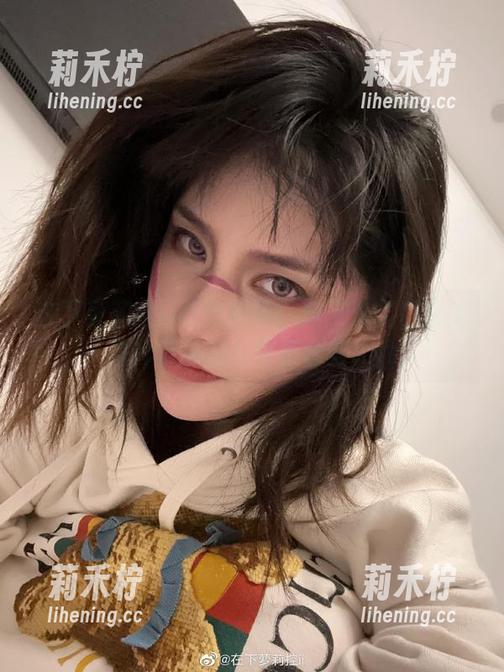 在下萝莉控ii 在下萝莉控ii新作登场!魔王埃吉尔金龙腾祥云原图与壁纸合集.txt