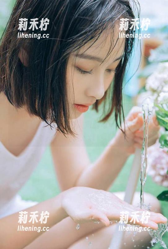 头条女神-COCO 头条女神 - 漫游COCO护士全套原图,捕捉护理世界中不为人知的每一个动人瞬间。.txt