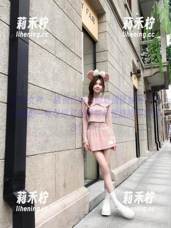 头条女神-信悦儿 头条女神 - 透视信悦儿的私房蕾丝图片,让我们一同领略那份柔软与性感的完美结合!.txt