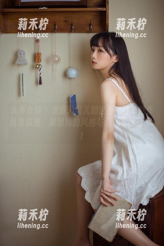 头条女神-幻雪儿 头条女神 - 走进幻雪儿的世界:连衣裙作品集精选,展现她的风格与无限可能!.txt