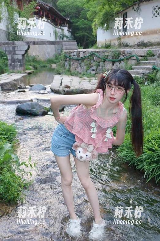 头条女神-张蓝欣 头条女神 - 张蓝欣浴缸系列写真图片分享,捕捉生活中每一个浪漫与宁静的瞬间!.txt