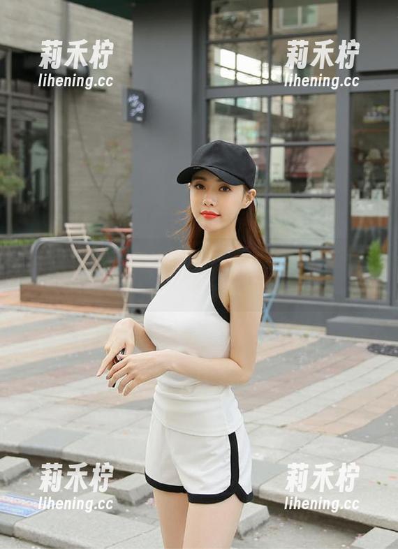 头条女神-易阳 头条女神 - 易阳个性皮衣写真作品欣赏:网盘分享让你一见倾心.txt