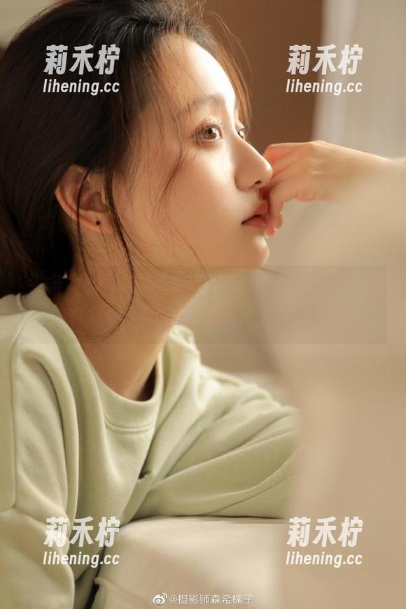 头条女神-美惠子 头条女神 - 追寻美惠子套装写真艺术,领略每张照片的光影迷人之处!.txt