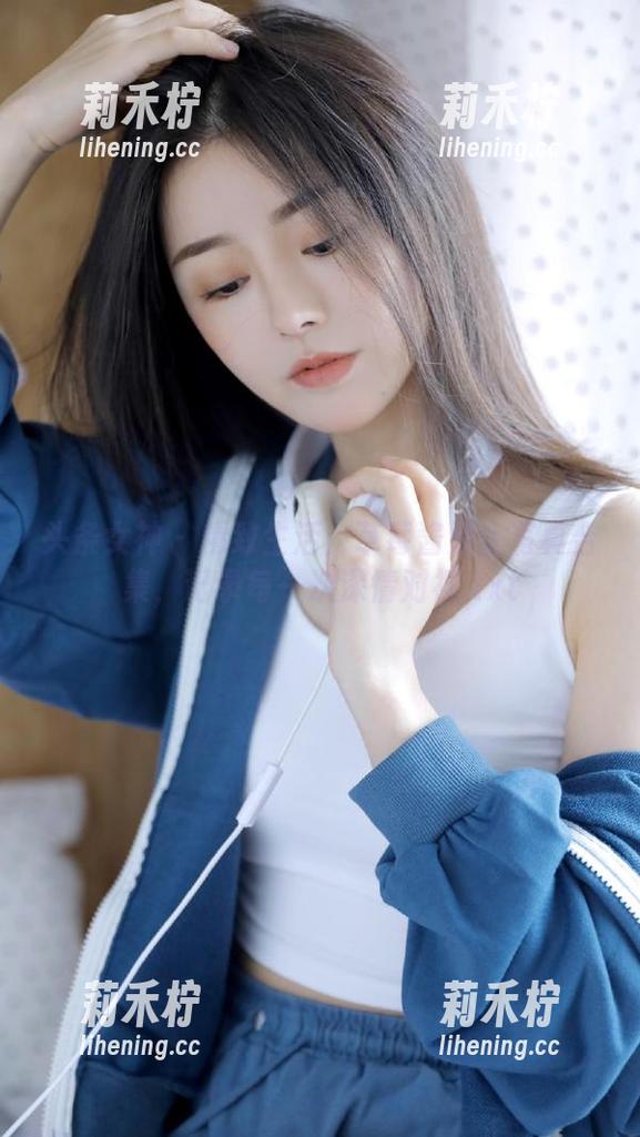 头条女神-草莓酱 头条女神 - 精致生活:草莓酱双人写真合集,记录每一次深情对视.txt