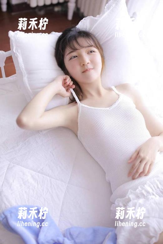 头条女神-语溪 头条女神 - 在网盘中收获语溪白裙的甜美写真合集,尽享视听盛宴!.txt
