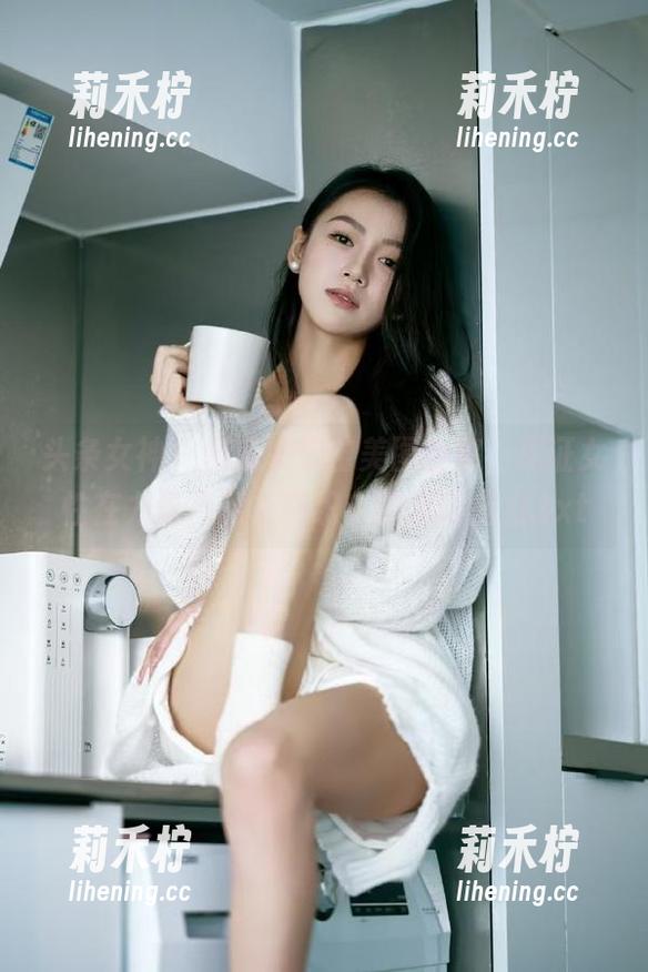 头条女神-郭婉婷 头条女神 - 郭婉婷拳击美图合集,见证女性在力量与颜值交织中的无限魅力.txt