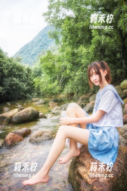 妮是老虎 微密圈 - 无圣光风格的“妮是老虎”校服图片,唤醒你的校园记忆与憧憬!.txt