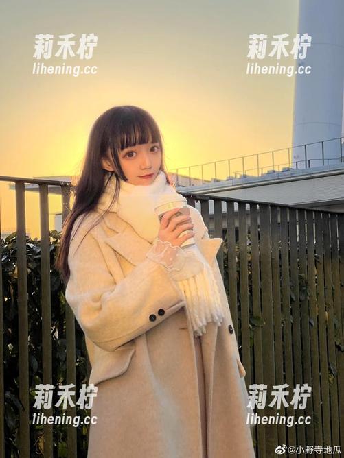小野寺地瓜 小野寺地瓜精选作品集:裤里丝系列,探索女性柔美与力量的结合。.txt