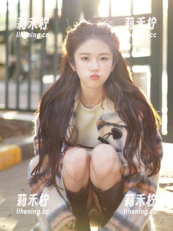 尤果网-李思宁 尤果网 - 李思宁制服写真集重磅更新,令人惊艳的职场丽人时刻.txt