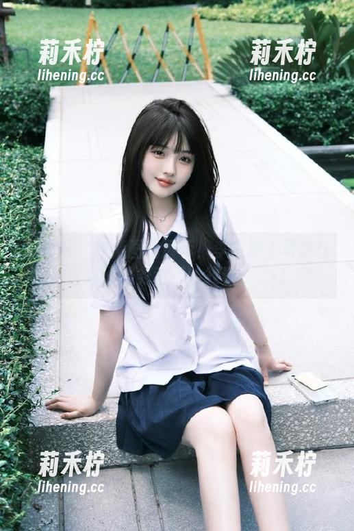 尤果网-李焱 尤果网 - 高清图包展示!李焱护士写真让你领悟服务背后的故事。.txt