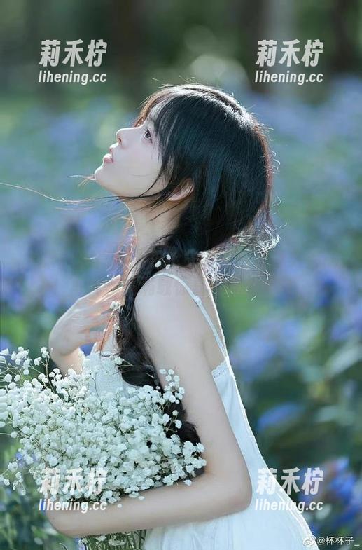 尤果网-穆菲菲 尤果网 - 高清图包抢先看:穆菲菲天使的写真作品满载惊喜与柔情.txt