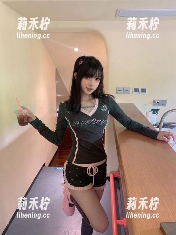 尤果网-蜜儿 尤果网 - 蜜儿如梦似幻的高清瑜伽作品,资源大公开,快来品味这份视觉盛宴.txt