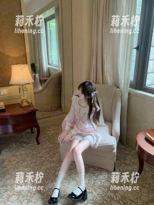 尤果网-金子熙 尤果网 - 让金子熙的天台写真作品陪伴你,下载她的美图,给生活增添一份艺术气息!.txt