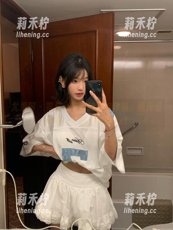 尤果网-霓梓心 尤果网 - 霓梓心带来的厨娘作品,图库里的每一页都是故事.txt