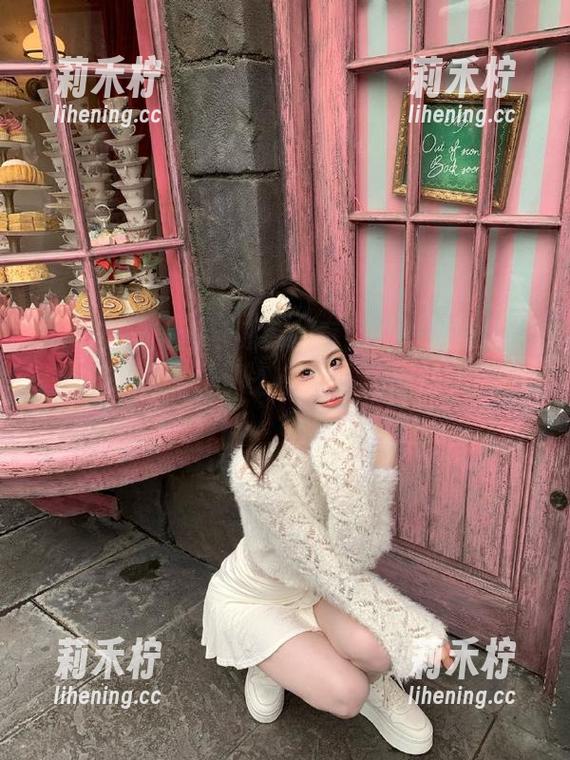 尤蜜荟-姝姝妹妹 尤蜜荟 - 美图与健身并存:“姝姝妹妹”瑜伽服饰让你在办公室也能闪耀动人!.txt