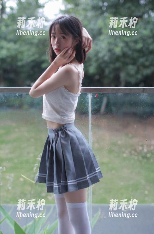 尤蜜荟-尤妮丝 尤蜜荟 - 尤妮丝全新私拍图集:不同套装造型,带你走进她的时尚世界.txt