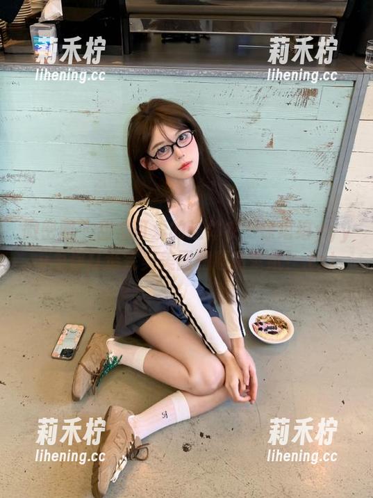 徐绾绾yyyy 微密圈 - 甜美可爱的连体衣,徐绾绾yyyy为你打造完美美图和超萌壁纸!.txt