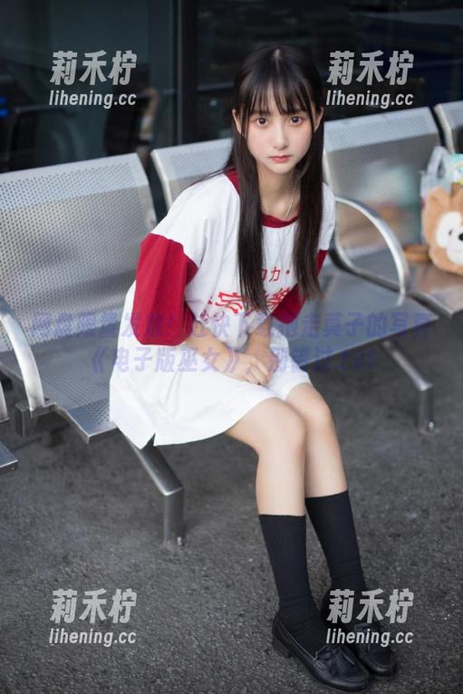 抱走莫子 网盘限量发放!赶快下载抱走莫子的写真《电子版巫女》,别错过.txt
