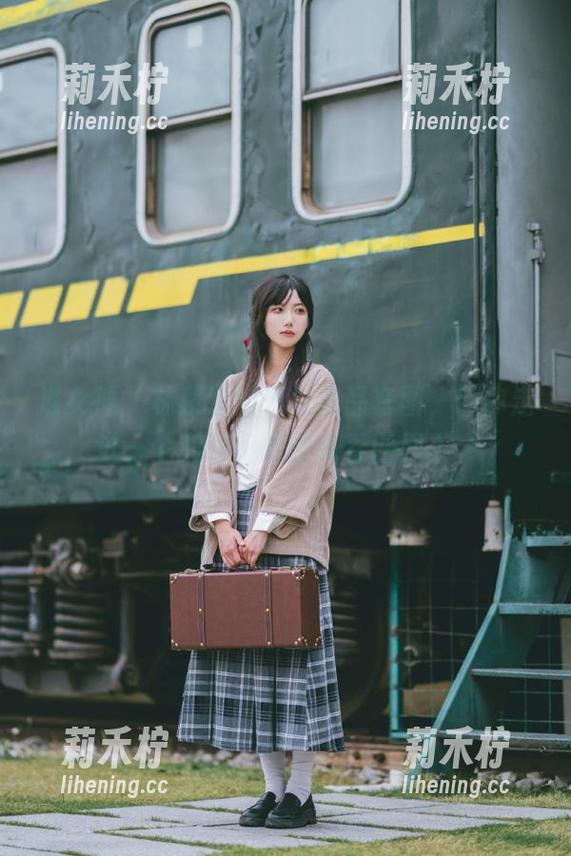 推女神-林紫涵 推女神 - 林紫涵的少女作品套图,带你走进一个充满幻想的青春世界.txt