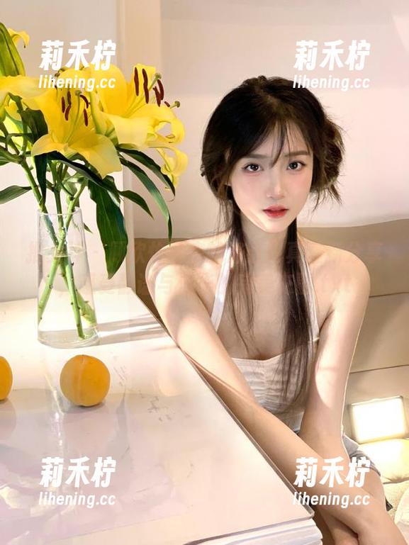 推女神-顾欣怡 推女神 - 顾欣怡带来的浴缸写真最新分享,感受静谧与浮华的完美交融.txt