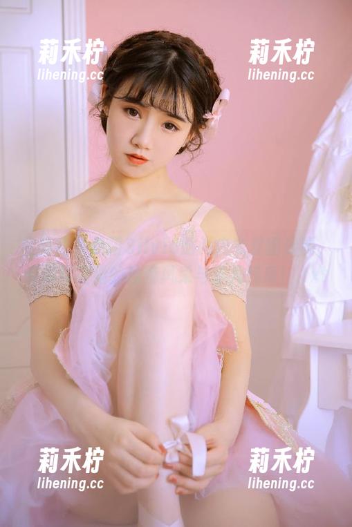 星颜社 - 易阳Silvia时尚内衣套图资源，带你领略她的独特风采与非凡气质！.txt