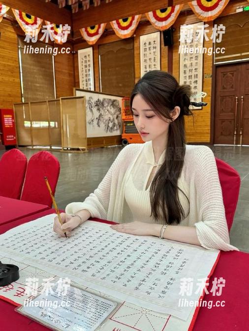 星颜社-清妙 星颜社 - 探索清妙的全套礼服图包,揭示她的写真背后故事.txt