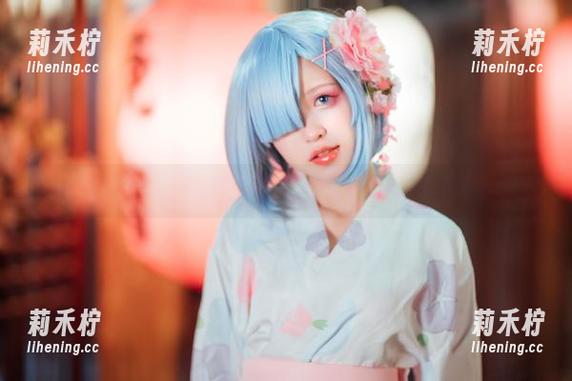晕崽Zz 与晕崽Zz一起,观看她的梦幻礼服写真,体验绝美瞬间.txt