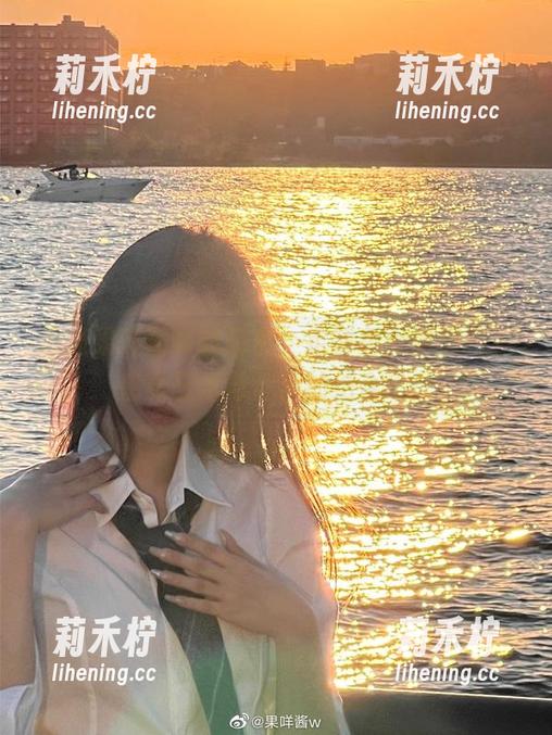 果咩酱w 追随果咩酱w的脚步,定制兔女郎图片,感受艺术与性感的结合.txt