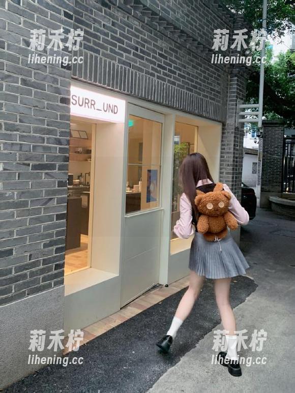 果团网-龚玥菲 果团网 - 龚玥菲的旗袍美图,绽放出女性的魅力与自信,快来欣赏这组令人惊艳的套图!.txt