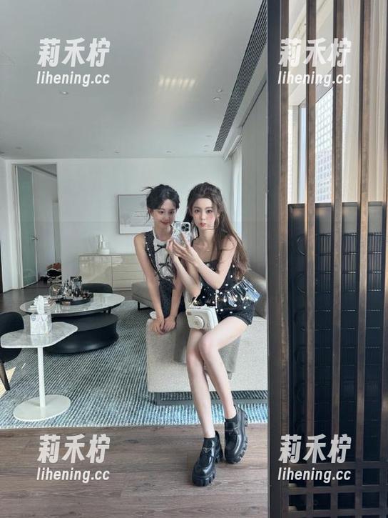 柴系小乖-赤西夜夜 柴系小乖 - 赤西夜夜的圣诞写真,展现出她独特韵味的经典照片时刻.txt