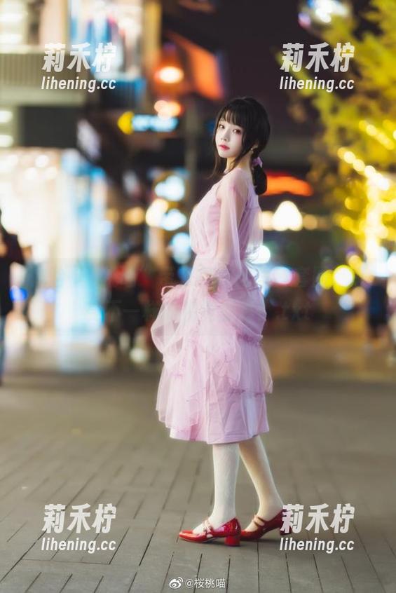 桜桃喵 体验“桜桃喵”带来的肉丝写真套图,感受不一样的视觉盛宴!.txt