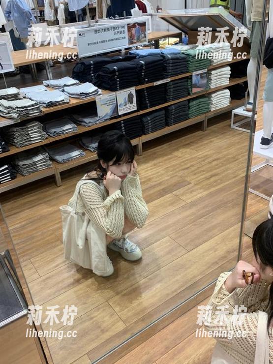 森萝财团 森萝财团私房精品:80D白丝踩物精彩合集让你大开眼界.txt