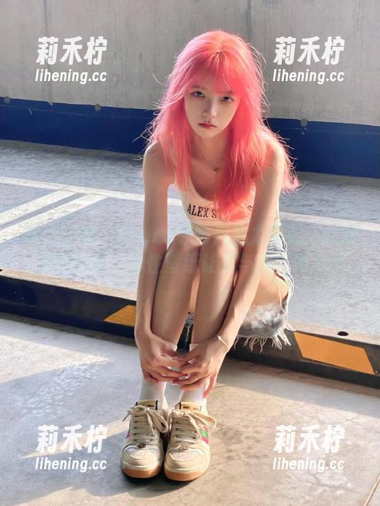 模范学院-Laura苏雨彤 模范学院 - Laura苏雨彤魅力四射:长腿写真合集,个性壁纸让你与众不同.txt