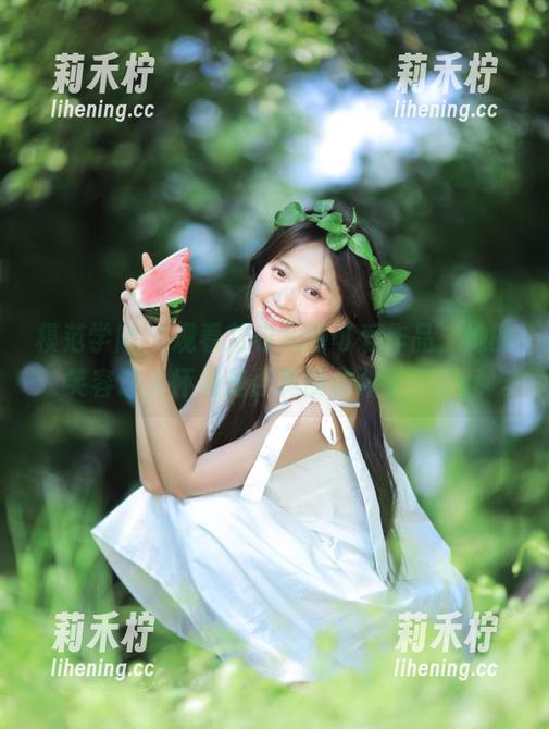 模范学院-艾希儿 模范学院 - 观看艾希儿的可爱作品,她的笑容让人怀疑是否真的成年了!.txt