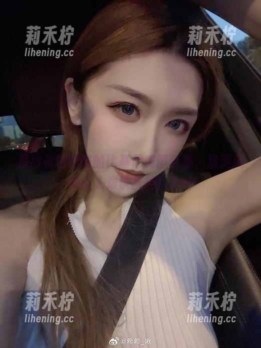源纱希喵喵喵 源纱希喵喵喵的比基尼美图合集,甜美风格让人难以抗拒!.txt