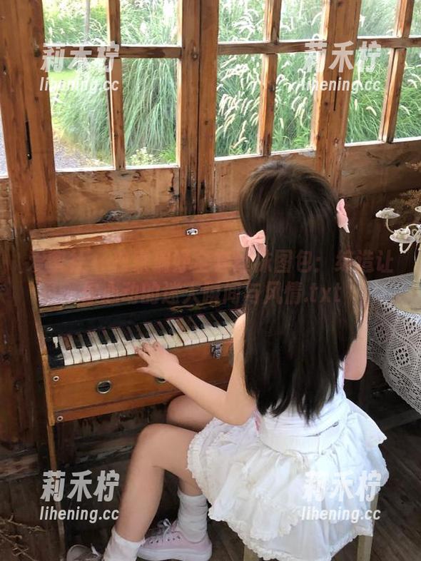 爱蜜社-瑞妤 爱蜜社 - 独家瑞妤全套丝袜图包:缔造让你心动的迷人瞬间与风情.txt
