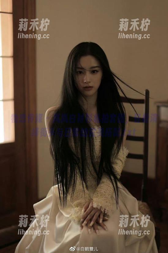 物恋传媒-岚岚 物恋传媒 - 岚岚白衬衫私拍套图,轻松演绎街头与日常的完美搭配.txt