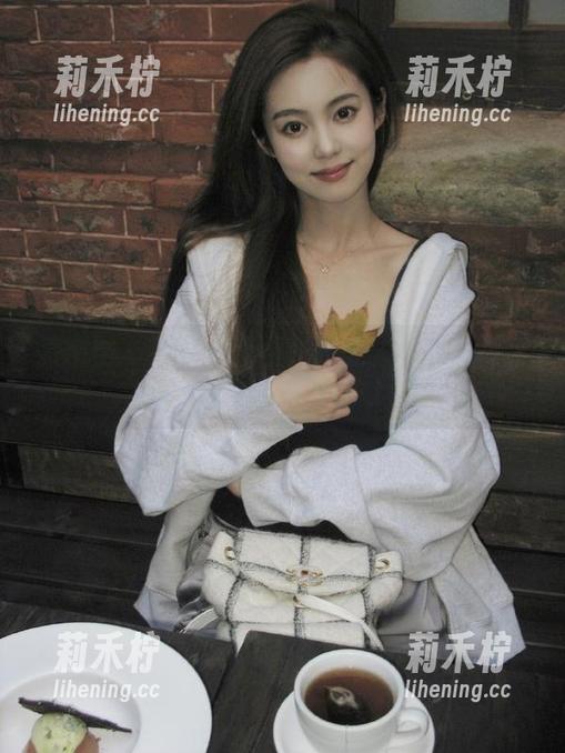 猪小七 微密圈 - 沉醉于无圣光的美:猪小七裸足作品传递自然韵味.txt