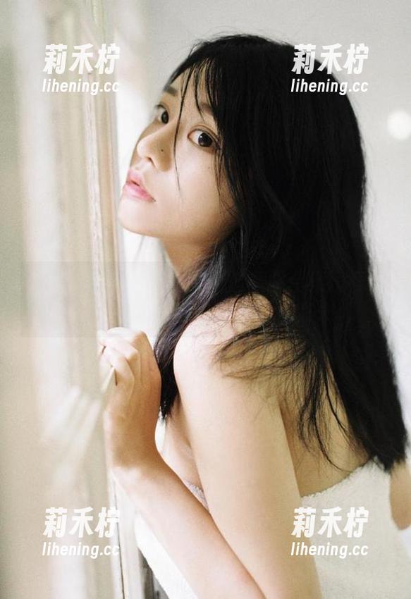 甜予摄影-齐齐 甜予摄影 - 齐齐短靴写真美图合集:每一张都是时尚与温暖的视觉盛宴.txt