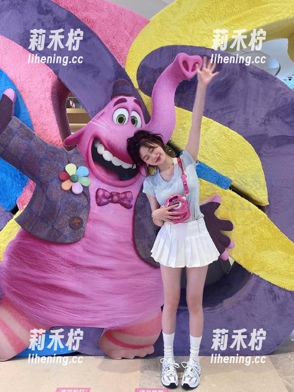 白龙猫女 微密圈 - 白龙猫女魅力无限:全套油光黑丝写真下载,快来一起欣赏!.txt