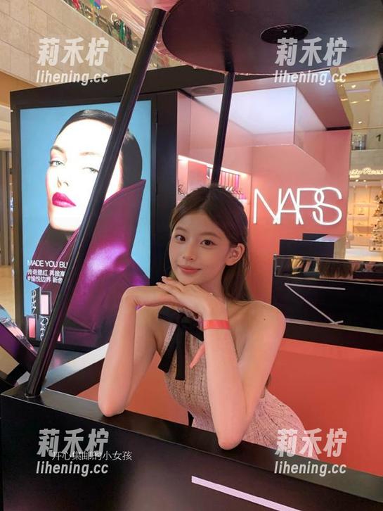 秀人网-Egg尤妮丝 秀人网 - 一起来观看Egg尤妮丝的和服图包,领略各种风格的和服之美!.txt