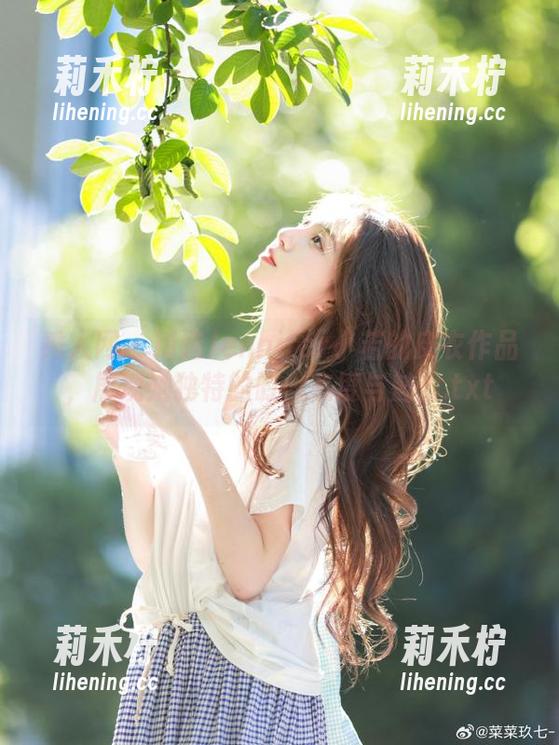 秀人网-Jennifer小若 秀人网 - 精选Jennifer小若的皮衣作品,展现她独特的时尚态度与魅力.txt