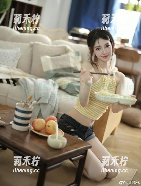 秀人网-K8傲娇萌萌Vivian 秀人网 - 温柔片段里的K8傲娇萌萌Vivian:合集精选自嘲与幸福的交织瞬间.txt