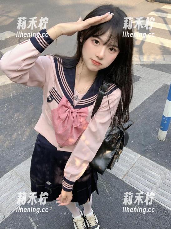秀人网-夏小秋秋秋 秀人网 - 来自夏小秋秋秋的JK写真,一场视觉盛宴尽在图库中滚动呈现.txt