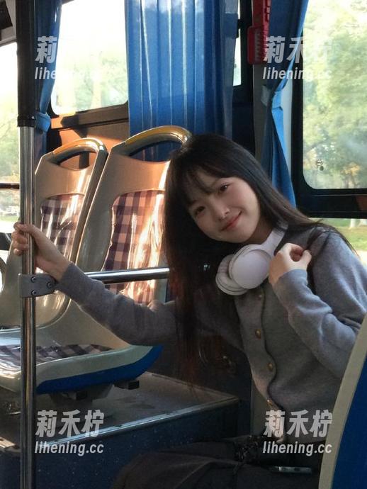 秀人网-夏甜甜 秀人网 - 夏甜甜女神独家写真作品精选,呈现出独特的艺术与情感交融.txt