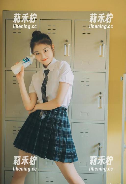 秀人网 - 探索娜露Selena的裤里丝全集：每一张原图都是视觉的盛宴！.txt
