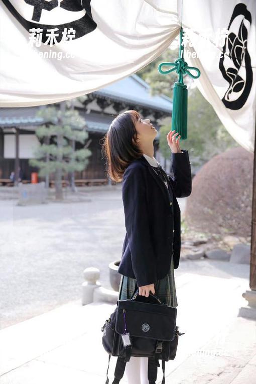 秀人网-小小白思宜 秀人网 - 收下小小白思宜的《裸足》写真套图,轻松幽默中传递清新气息,每一张都像是夏日的微风!.txt