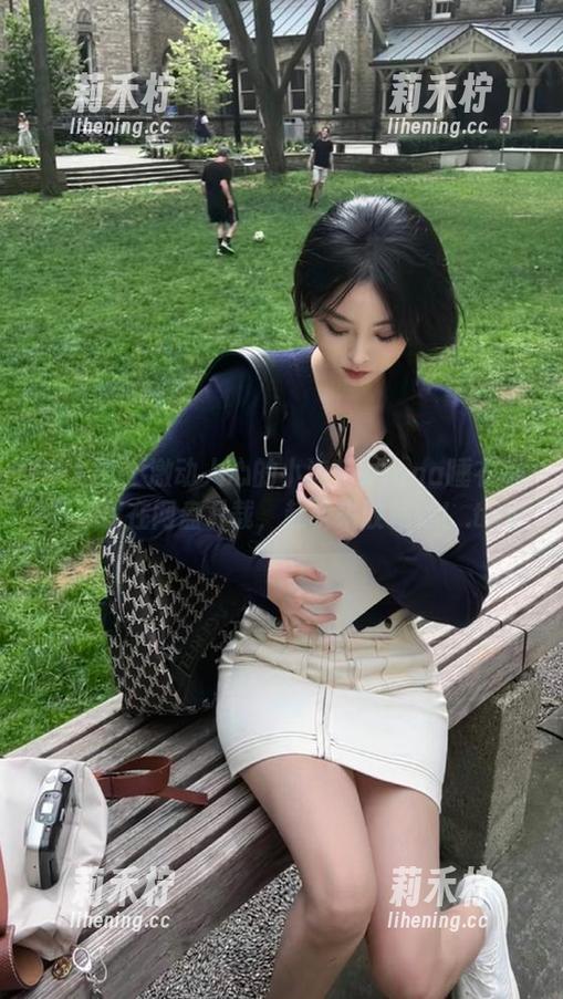 秀人网-小泡芙winna 秀人网 - 激动人心的小泡芙winna睡衣写真,尽在网盘下载,赶快来收藏吧!.txt
