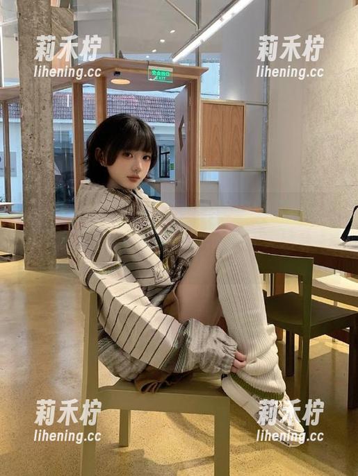 秀人网-小甜angle 秀人网 - 清新的小甜angle护士写真:原图带你感受甜美与职业之间的完美结合.txt